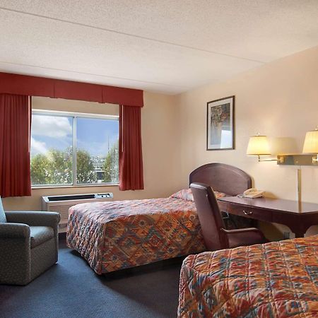 Super 8 By Wyndham Manchester Airport Quarto foto